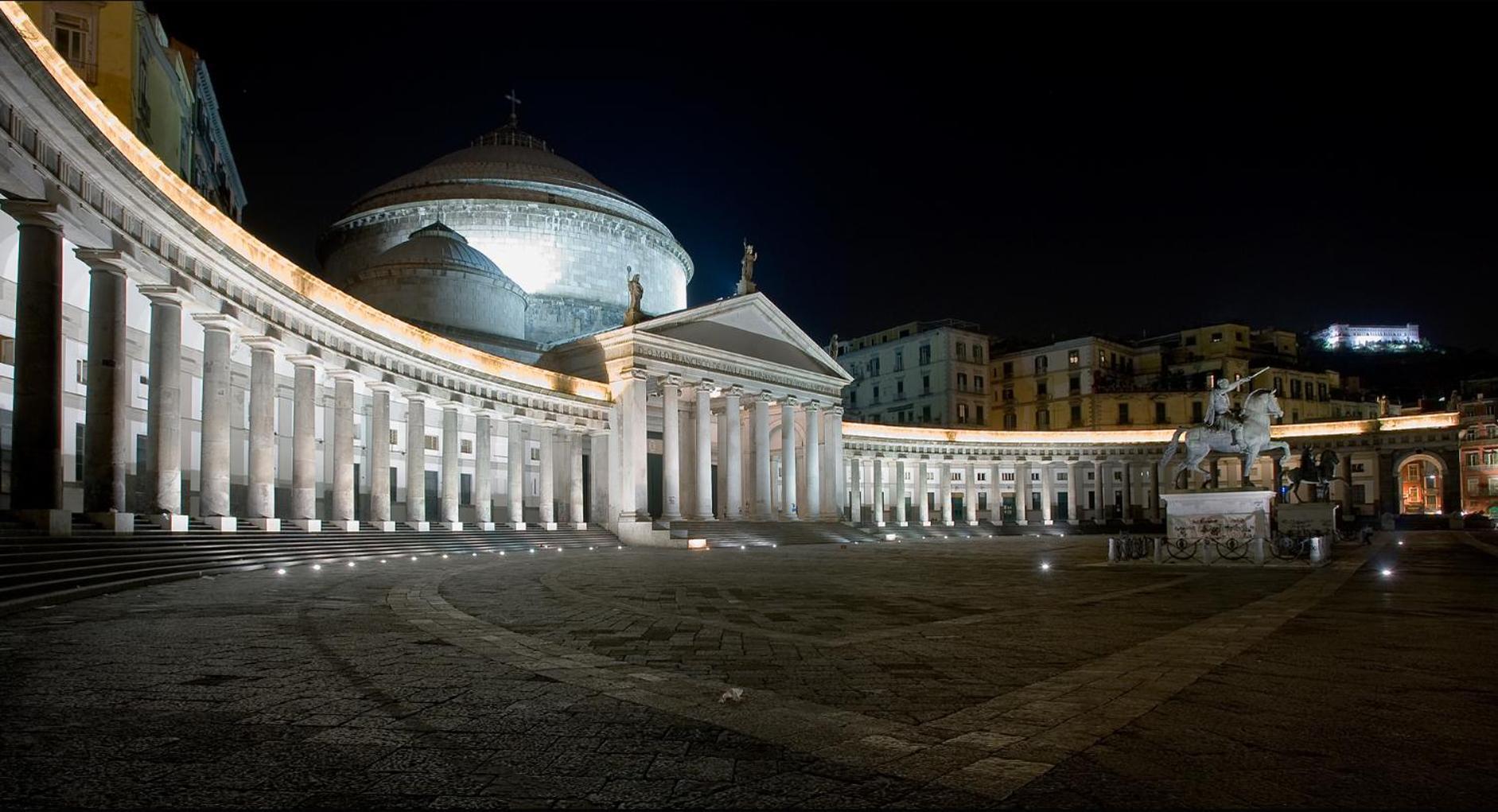 Toledostop Naples Exterior photo Piazza del Plebiscito
