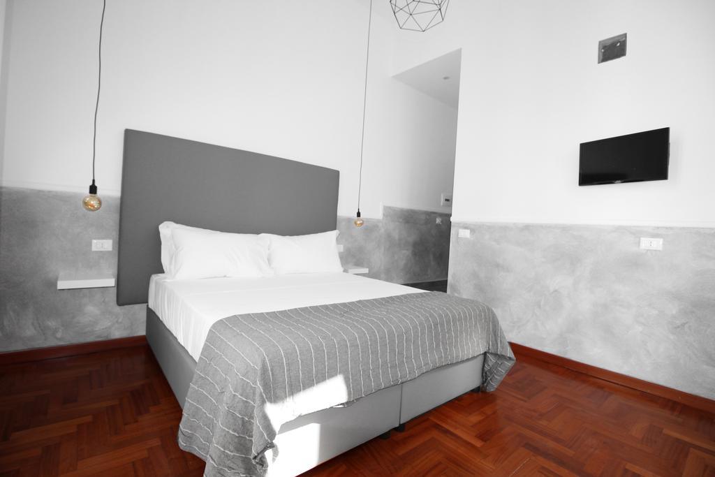 Toledostop Naples Exterior photo A room at the hotel