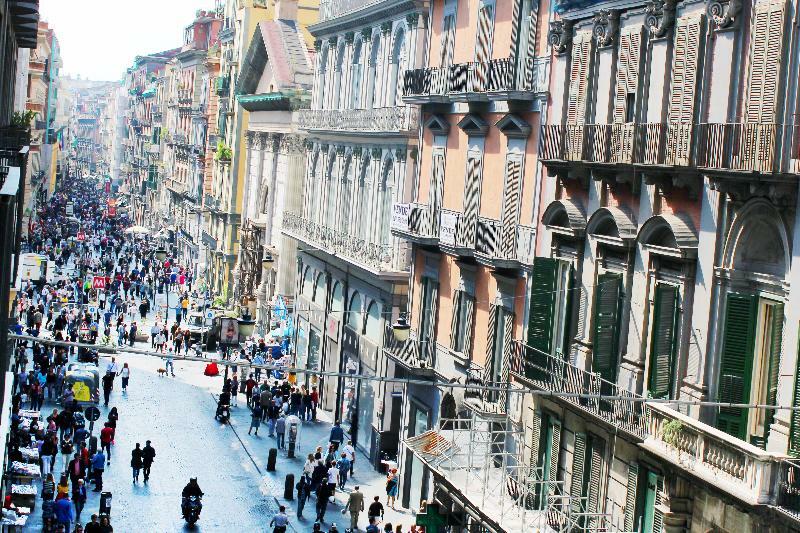 Toledostop Naples Exterior photo Via Roma